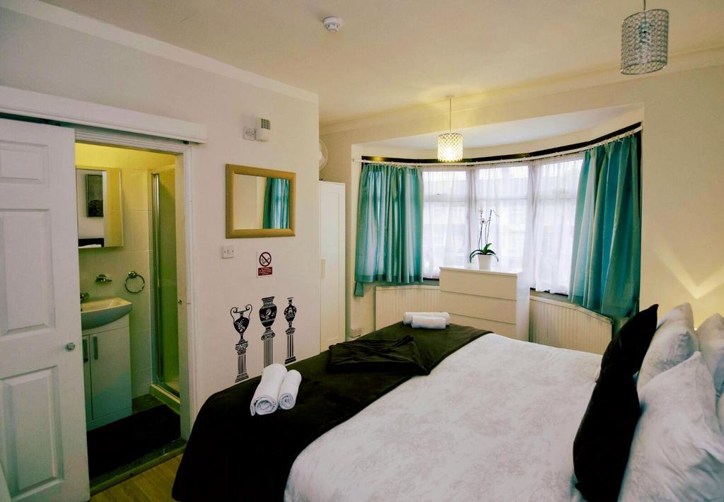 Gable Lodge London B&B Enfield Eksteriør bilde