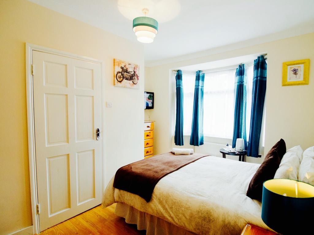 Gable Lodge London B&B Enfield Eksteriør bilde