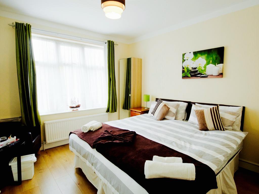 Gable Lodge London B&B Enfield Eksteriør bilde
